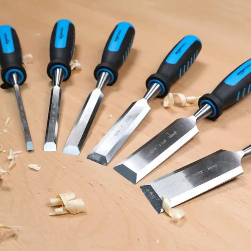 Vista 5 de Amazon Basics Juego de cinceles de tallado de madera de 8 piezas con guía de afilado, piedra de afilar y estuche de almacenamiento, 1/4" - 1-1/2
