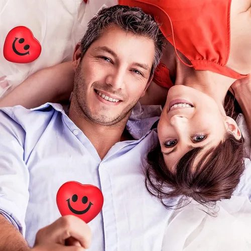 Vista 2 de Yaomiao 48 bolas de estrés con forma de corazón a granel, mini bolas de espuma con forma de corazón, alivio del estrés, juguetes para compañeros