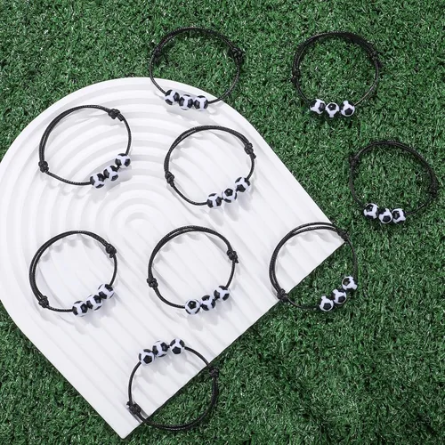 Vista 4 de Regalos de fiesta de fútbol, 40 unidades, pulseras inspiradoras ajustables con dijes de fútbol, béisbol y baloncesto (fútbol)