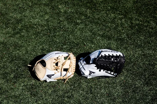 Vista 6 de Easton Professional Collection Signature Series Fastpitch Softball Glove Sizes 11.5" - 12.75" Multiple Styles Trap-Eze Web modificada