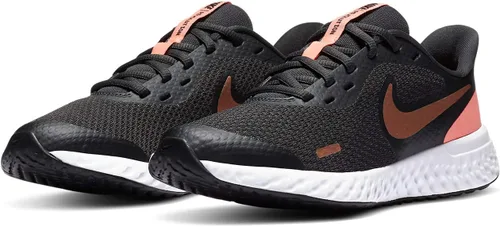 Vista 84 de Nike Revolution 5 tenis para correr para niños en edad escolar