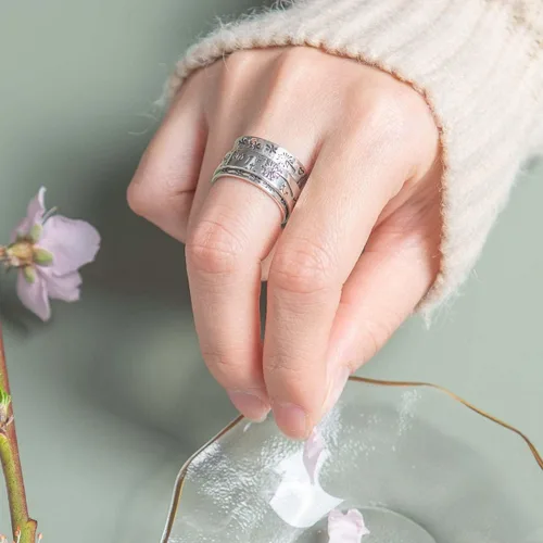 Vista 3 de Anillo giratorio de flor de diente de león para mujeres y hombres, con texto en inglés "I am enough Statement Vintage, antiansiedad, Fidget Rotate