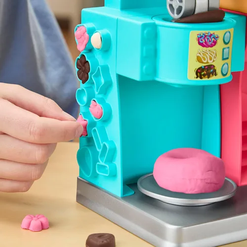 Vista 7 de Play-Doh Donut Drop Shop Playset, juguete de comida para jugar, artes y manualidades para niños, regalo de Pascua para niños a partir de 3 años