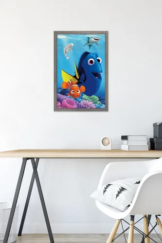 Vista 6 de Trends International Disney Pixar Finding Dory - Póster de pared de Dory, 14.725 x 22.375 pulgadas, versión enmarcada de madera de granero