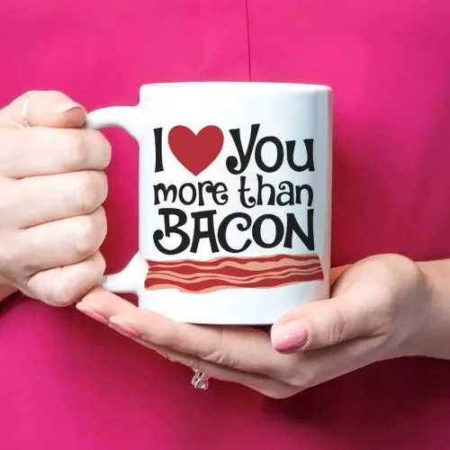 Vista 4 de Fonhark - Taza de café con texto en inglés "I Love You More Than Bacon", de 11 onzas, color blanco
