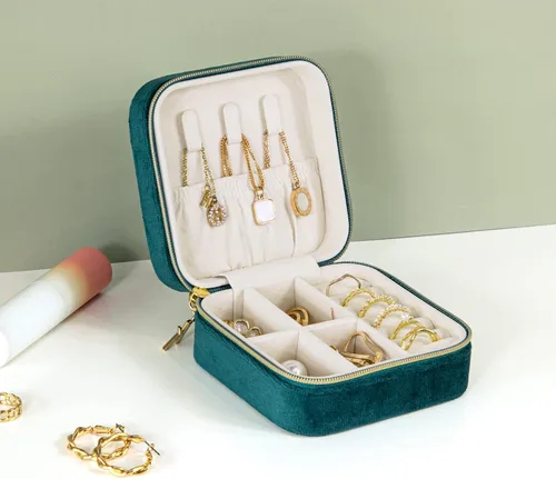 Vista 3 de KAMIER Cajas de joyería pequeñas para mujer, estuche de joyería portátil de viaje, caja organizadora de joyas de terciopelo de felpa para aretes