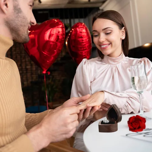 Vista 5 de Yoption Caja de anillos de madera, hecha a mano de madera de nogal con forma de corazón, caja de anillos para ceremonia de boda, aniversario