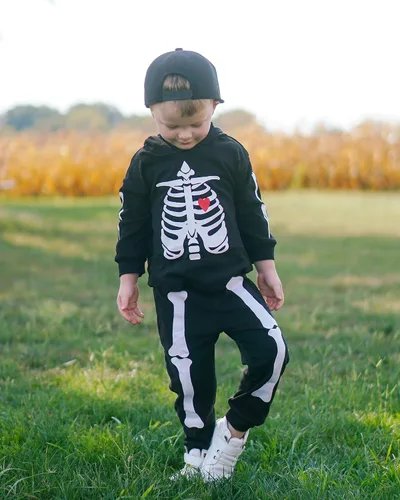 Vista 2 de Conjunto de ropa de niños pequeños con capucha y sudadera a cuadros de manga larga para otoño e invierno Esqueleto negro