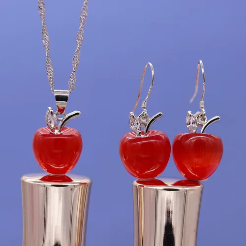 Vista 2 de Uloveido Juego de collar y aretes de manzana para mujeres y niñas, bonito juego de joyas de manzana para profesora, mamá YL007, Cristal, Circonita