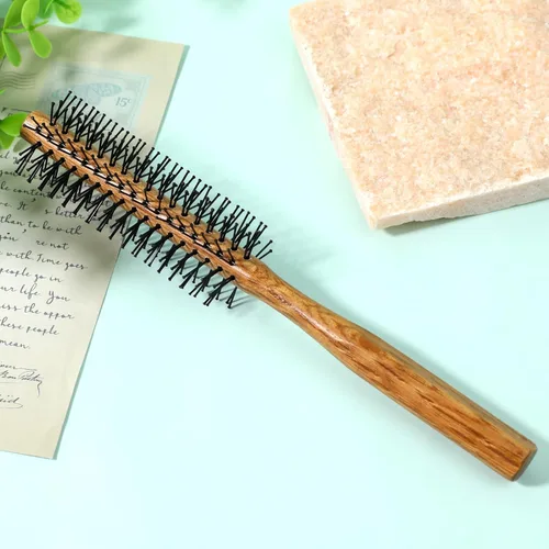 Vista 2 de Cepillo redondo con punta de bola con mango de madera y cerdas de nailon para cabello corto, flequillo, barbas de hombres y secado por soplado
