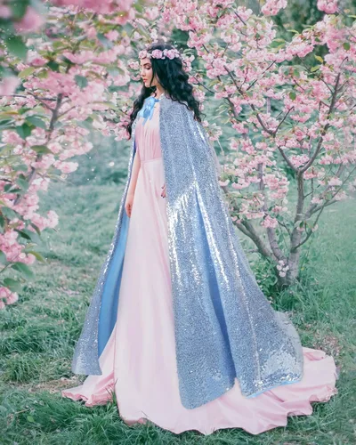 Vista 5 de Capa con capucha de princesa para niña, capa con capucha para carnaval, Halloween, fiesta de cosplay
