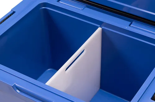 Vista 4 de Blue Coolers Kit de accesorios único para refrigerador (incluye divisor/tabla de cortar, cesta, cerradura, luz y enchufe)