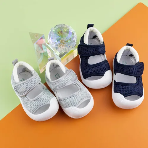 Vista 5 de RVROVIC Sandalias deportivas para niños y niñas, puntera abierta, suela de goma transpirable, zapatos de agua para la playa