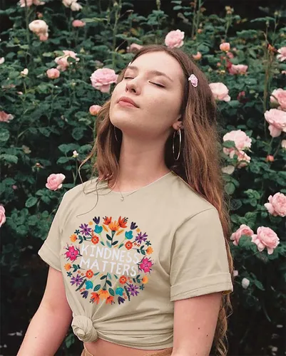 Vista 5 de Camisetas de profesor para mujer, camiseta con texto en inglés "Be Kindness", camisetas de salud mental, camiseta bohemia con gráficos florales
