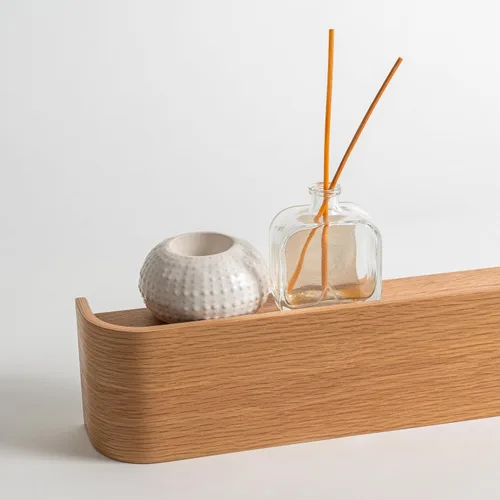 Vista 5 de Kazai. Perchero de pared 'Toke' - Perchero de diseño moderno con ganchos de pared ocultos - Perchero de panel de chapa de madera maciza - Roble