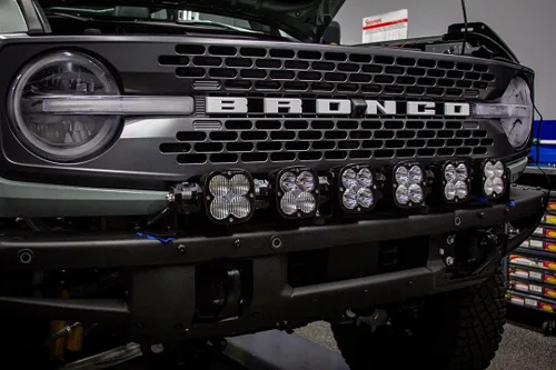 Vista 3 de Baja Designs Kit de luces LED para parachoques deportivo XL enlazable para Ford Bronco 2021-2024 con parachoques de acero