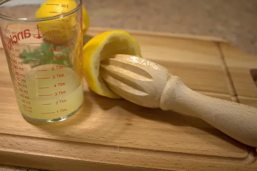 Vista 5 de efo Exprimidor de limón de madera - Exprimidor de cítricos y exprimidor de mano - Escariador de madera Good Grips para limones, limas y naranjas