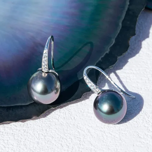 Vista 7 de Aretes de oro de 10 quilates con moissanita de 9 a 0.433in, perlas negras naturales seleccionadas a mano con calidad AAAA, diamante de moissanita