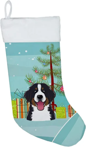 Vista 30 de Caroline's Treasures BB1590CS Árbol de Navidad y Alaskan Malamute Calcetines de Navidad para colgar en la chimenea, decoración de fiesta de Navidad