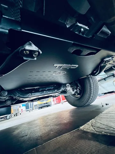 Vista 6 de Protector antirrobo, protector de cubierta, defensor, compatible con Toyota Tacoma 2WD 2016-2023 con textura negra con recubrimiento en polvo