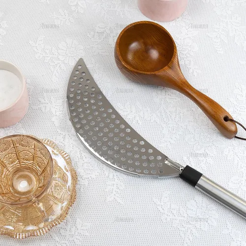 Vista 3 de AUEAR, Colador de pasta de mano de acero inoxidable para diferentes herramientas de cocina de olla y sartén (1 paquete, con asa)