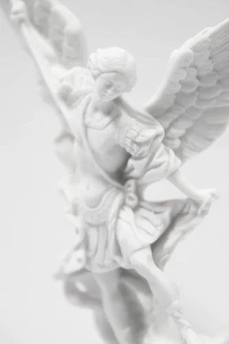 Vista 6 de Vittoria Collection San Miguel Arcángel 8 pulgadas estatua italiana escultura figura guardián protector protector