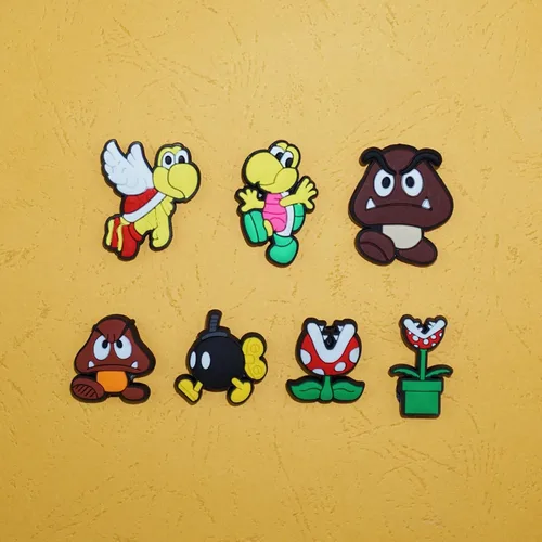 Vista 4 de 25 dijes para zapatos de Mario para decoración de zuecos Crocs, accesorios de dibujos animados, regalos para niños, niñas, adultos, hombres