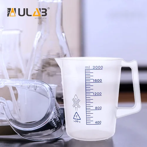 Vista 6 de ULAB Vasos de precipitados científicos, vasos de plástico con mango, con graduación azul impresa, vol.67.6 fl oz (68oz), UBP1018