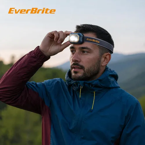 Vista 2 de EverBrite - Linterna frontal recargable de 700 lúmenes con modos de luz blanca, roja y verde 700 Lumens, White Red Green Light Modes, Stepless
