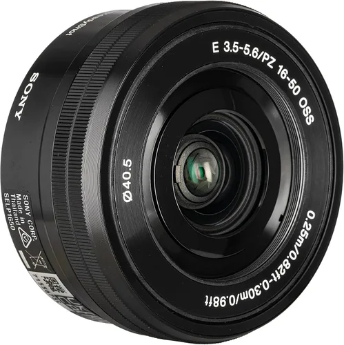 Vista 2 de Sony Cámara sin espejo ZV-E10 con lente de 0.630-1.969 in (negro) (ILCZV-E10L/B) + lente Sony FE PZ de 1.102-5.315 in (SELP28135G) + tarjeta de 64