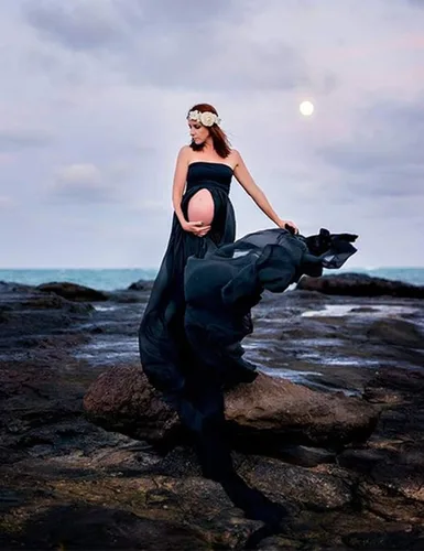 Vista 2 de JustVH Vestido de maternidad de gasa con hombros descubiertos para fotografía vestido largo de embarazo para sesión de fotos