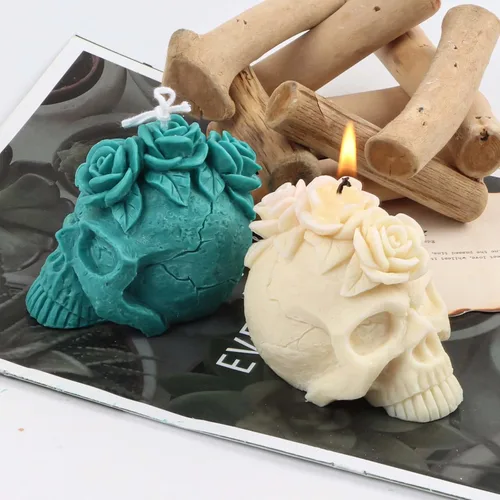 Vista 2 de Grainrain Molde de vela de silicona 3D con diseño de cráneo y rosa, molde de vela pilar decorado, moldes de silicona hechos a mano para hacer velas