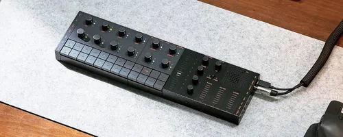 Vista 10 de Yamaha SEQTRAK Estación de Ideas de Música Móvil, Negro
