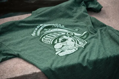 Vista 2 de Nudge Printing Officially Licensed College T-Shirt, Unisex Fan Tee, Pick Your School, Collection 1