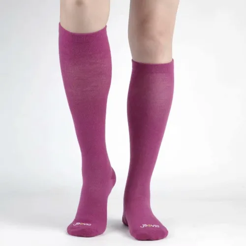 Vista 3 de JAVIE - Calcetines de compresión ligeros de lana merina, cómodos, graduados de 15-20mmHg, medias altas hasta la rodilla para mujeres y hombres