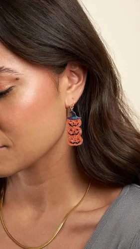 Vista 3 de LILIE&WHITE Aretes de Halloween para mujer, aretes de calabaza para araña, aretes colgantes de bombeo, aretes colgantes de telaraña, joyería