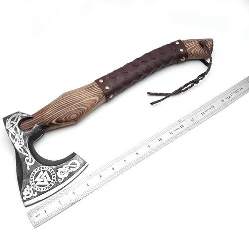 Vista 2 de ANCILLA Hacha vikinga de 16 pulgadas para camping, hecha de hoja de acero al carbono forjada a mano y mango de palisandro, el hacha viene con funda