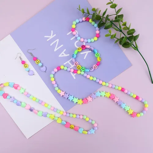 Vista 6 de Miss Rabbit Juego de cuentas de corazón de acrílico de color caramelo, cuentas de estrella de plástico, cuentas pastel lindas para pulseras