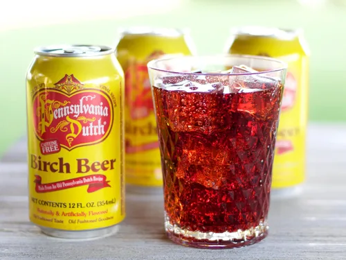 Vista 3 de AmishTastes PA Dutch Birch Beer & Whoopie Pies Caja de comida divertida