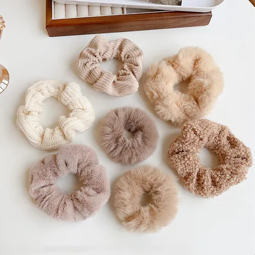 Vista 8 de 7 ligas elásticas de terciopelo sólido para el cabello, estilo suave para mujeres, cabello largo y grueso, sin daños (beige)