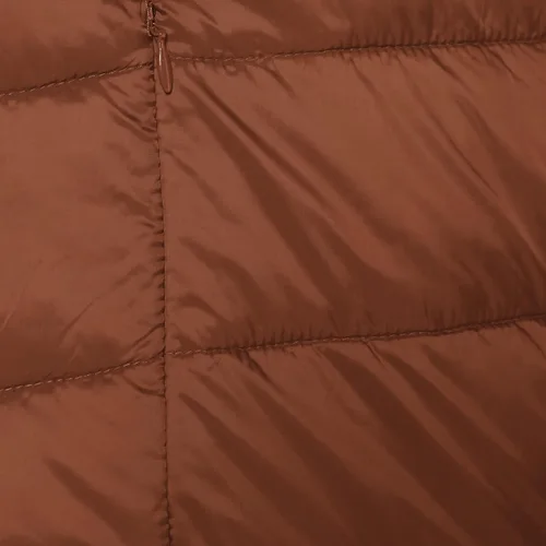 Vista 45 de Amazon Essentials - Abrigo acolchado, ligero y resistente al agua con capucha para mujer, disponible en talla extragrande
