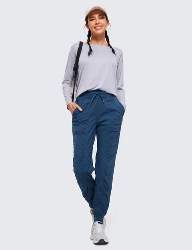 Vista 3 de CRZ YOGA Pantalones deportivos ligeros de entrenamiento para mujer, pantalones casuales de cintura alta para correr al aire libre con bolsillos