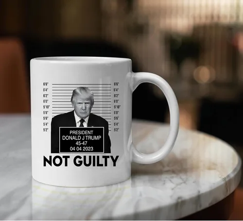 Vista 2 de Trump Mug - Not Guilty President Trump Coffee Mug