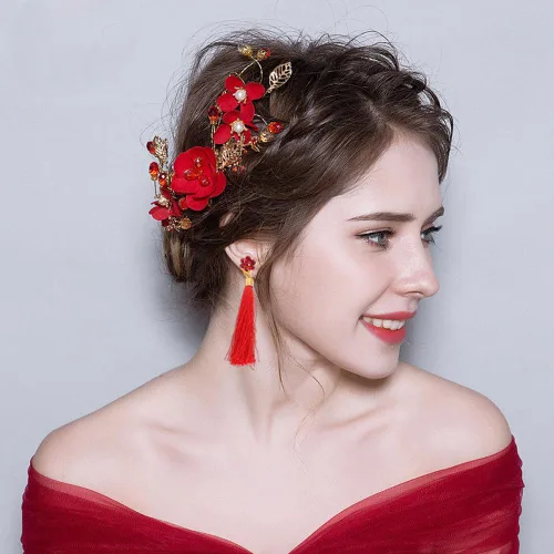 Vista 4 de Paquete de 2 pinzas para el pelo de flores rojas, horquillas de novia con flores de cristal, perla de cristal, accesorios de boda rojos para mujeres