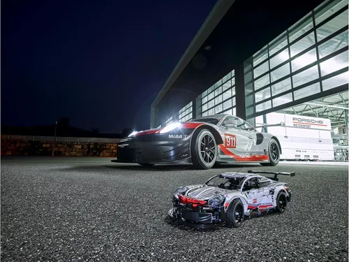 Vista 5 de LEGO Technic Porsche 911 RSR Juego de Construcción de Modelo de Coche de Carreras 42096, Réplica Avanzada, Conjunto Coleccionable Exclusivo, Regalo