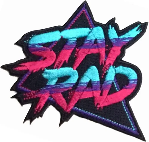 Vista 5 de PatchClub - Parche bordado retro de los años 80 Stay Rad, parche para poner y coser