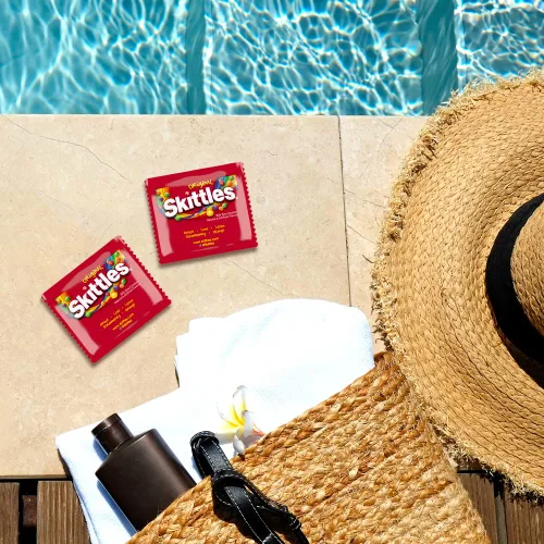 Vista 6 de SKITTLES Paquete a granel de caramelos masticables originales Fun Size, caja de 4 libras