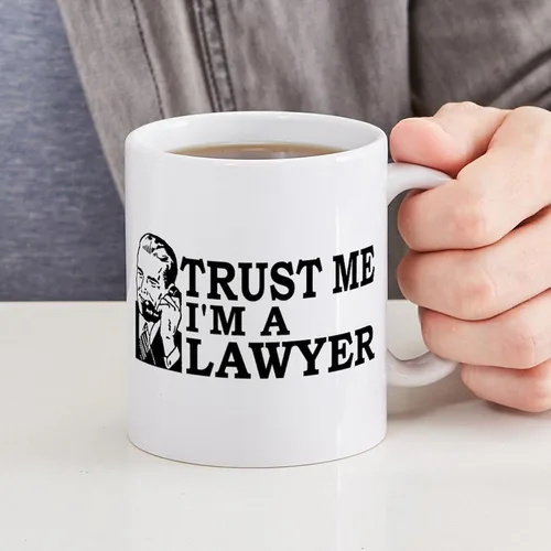Vista 6 de CafePress Trust Me I'm A Lawyer - Taza de café