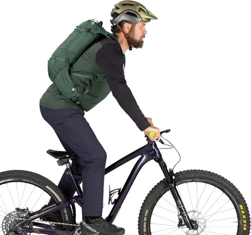 Vista 15 de Osprey Raptor 10L Men's Biking Backpack with Hydraulics Reservoir