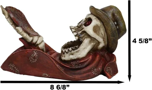 Vista 2 de Ebros Gift Esqueleto rústico de calavera de vaquero con sombrero para beber vino, 8.75 pulgadas de largo, decoración de centro de mesa de fiesta